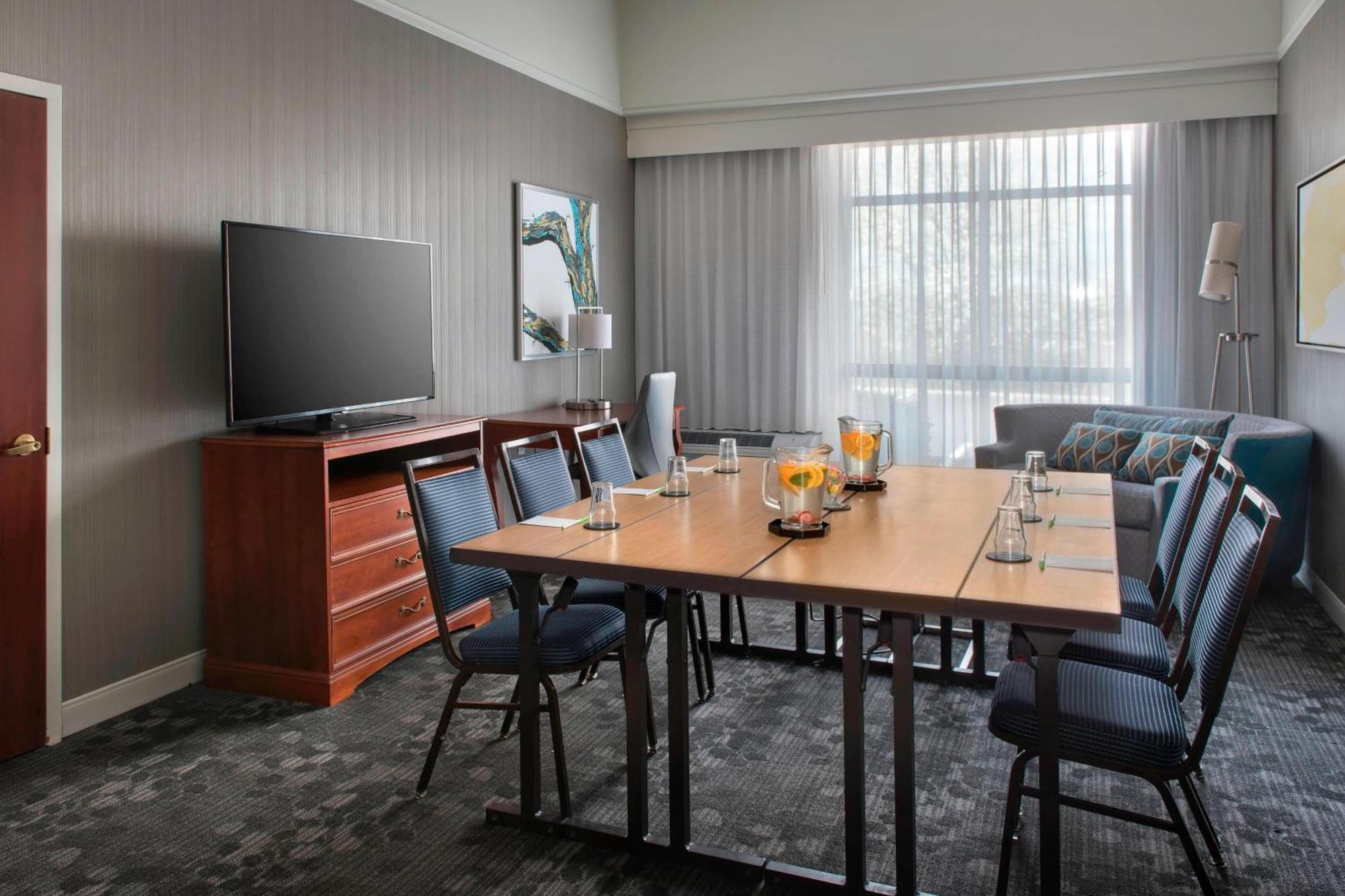 คอร์ทยาร์ด บาส์กิง ริดจ์ Hotel Basking Ridge ภายนอก รูปภาพ