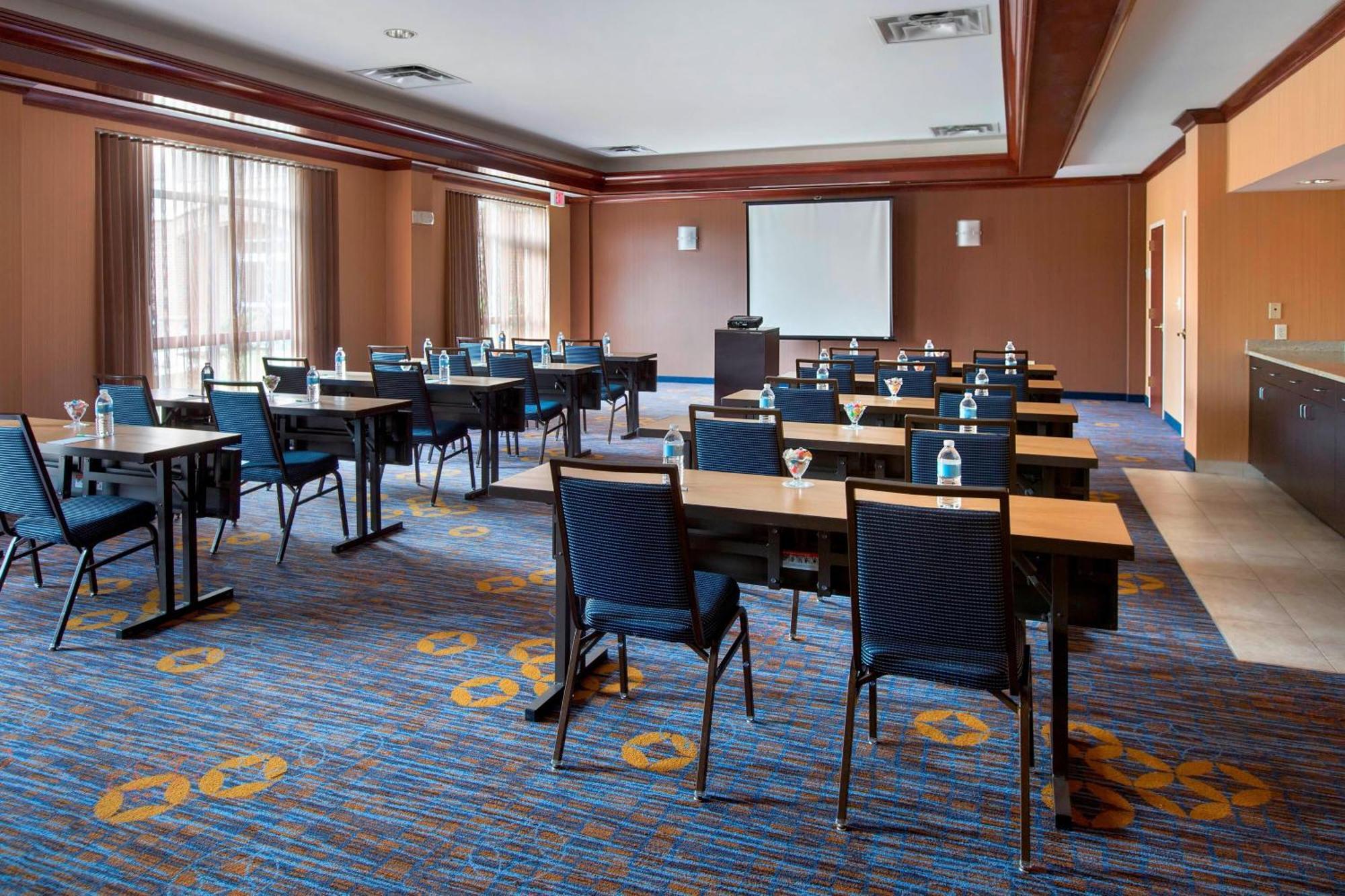 คอร์ทยาร์ด บาส์กิง ริดจ์ Hotel Basking Ridge ภายนอก รูปภาพ